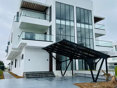 5 Bedroom Detached Duplex with Pool — Lekki, Lagos