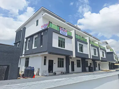 4 Bedroom Terraced Duplex — Universal Court, Bush Street, Anthony, Maryland, Lagos
