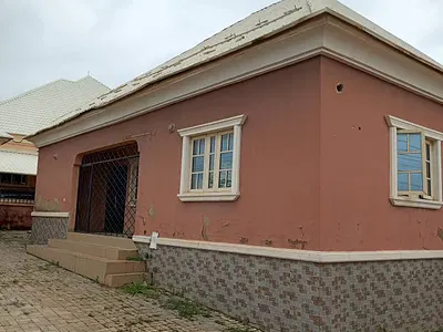 Spacious 3 Bedrooms Bungalow — Lugbe District, Abuja