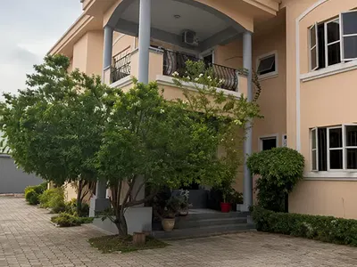Waterfront 4 Bedroom Semi-Detached Duplex with BQ and Swimming Pool — Ikoyi, Lagos