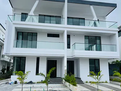 5 Bedroom Detached Duplex with Pool — Lekki, Lagos