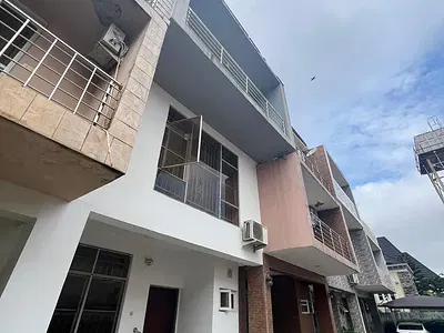 Luxury 4 Bedrooms Duplex with BQ — Guzape District, Abuja