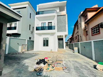Massive 6 Bedroom Detached Duplex with Pool — GRA Phase 2, Magodo, Lagos