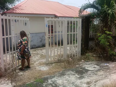 3 Bedrooms Detached Bungalow — Von Road, Fha (F.h.a), Lugbe District, Abuja