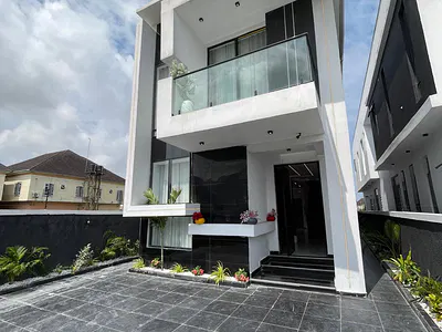 5 Bedroom Detached Duplex — Lekki, Lagos