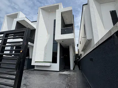 4 Bedroom House with Swimming Pool — Thomas Estate, Ajah, Lagos