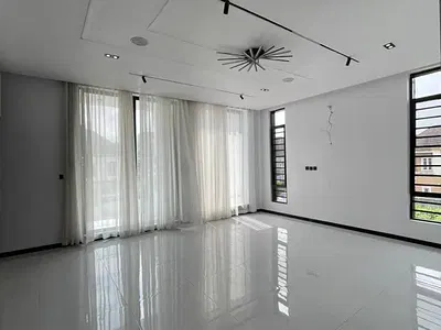 Stunning 5 Bedroom Detached Duplex with BQ, Pool & Gym — Lekki, Lagos