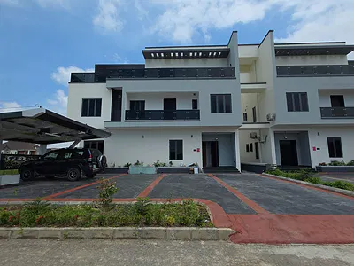 5 Bedrooms Detached Duplex — Lekki, Lagos