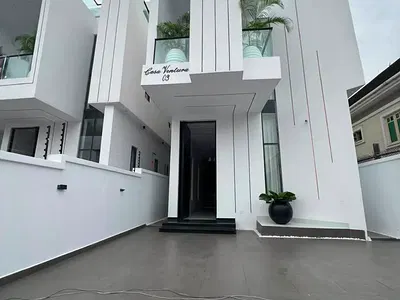 Luxury 5 Bedroom Detached Smart Home — Ikota, Lekki, Lagos