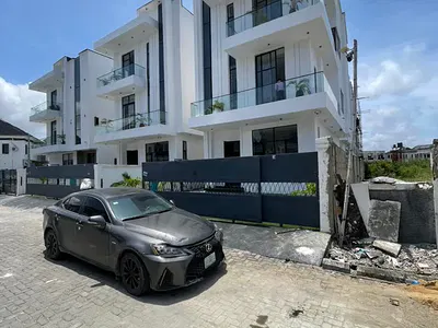 5 Bedroom Detached Duplex — Lekki, Lagos