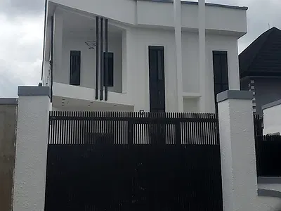 Luxurious 5 Bedrooms Duplex — Asaba, Delta