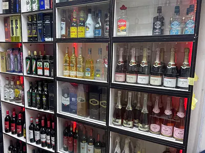 Fully Equipped and Ready-To-Operate Wine and Drinks Shop — Ajayi Road Ogba Ikeja, Ogba, Ikeja, Lagos