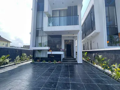 Spacious Luxurious 5 Bedroom Fully Detached Duplex — Ologolo, Lekki, Lagos