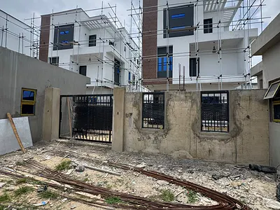 6 Bedroom Fully Detached Home — Surulere, Lagos