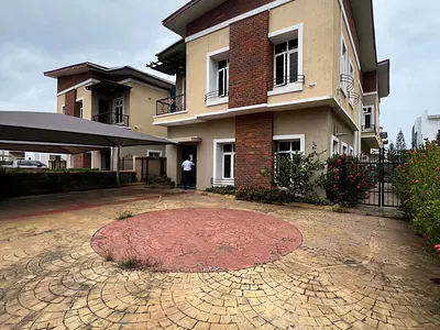 Spacious 4 Bedroom Fully Detached Home with BQ — Chevron, Lekki, Lagos