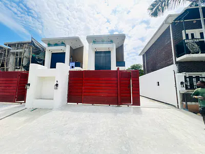 5 Bedroom Detached Duplex with Swimming Pool — Lekki, Lagos