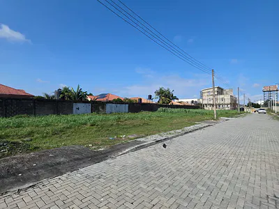 Primed 894SQM & 900SQM & 927SQM Apartment Plot in an Estate — Hampshire Estate, Sangotedo, Ajah, Lagos