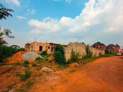 Uncompleted Block of 5 Flats — Omololu Olunloyo GRA, Ring Road, Ibadan, Oyo