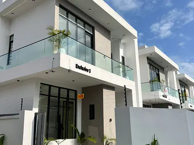 Bespoke 4 Bedroom Fully Detached with Well Detailed Finishing, Pool — Ajah, Lagos