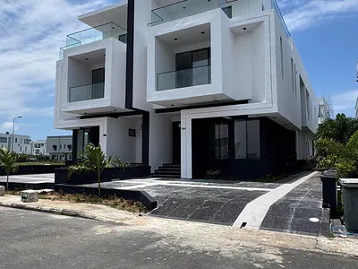 Exquisite 5 Bedroom Detached Duplex with Swimming Pool — Lekki, Lagos