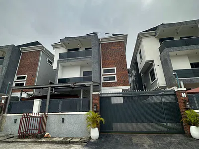 Capacious 5 Bedroom Detached Duplex with Swimming Pool, BQ — Lekki, Lagos