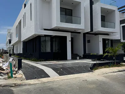 5 Bedroom Detached Duplex — Lekki, Lagos
