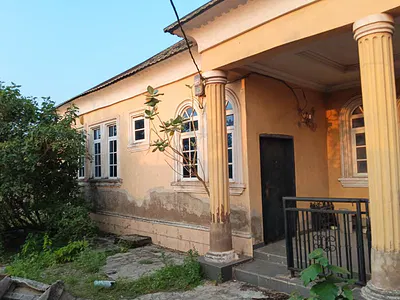 4 Bedroom Detached Bungalow with Two Shops on Full Plot — Royal Estate Ishawo Town via Agric Bus Stop, Isawo, Ikorodu, Lagos
