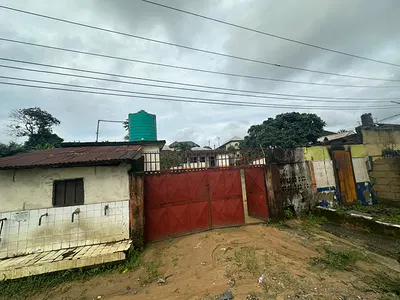 2 Plots of Land with 4 Bedroom Bungalow on It — Murtala Mohammed Highway Calabar Municipality, Calabar, Cross River