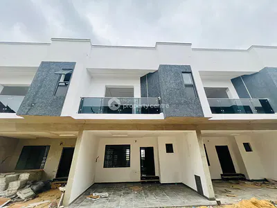 Ultra Modern Luxurious 4 Bedroom Terrace Duplex, Pool, Gym, Play Ground — Lekki, Lagos