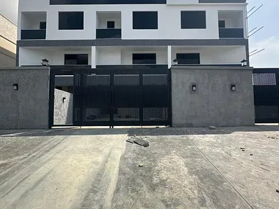 5 Bedroom Terraced House — Lekki, Lagos