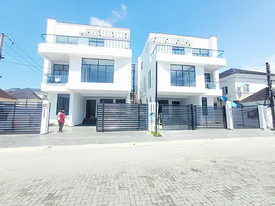 Luxury 5 Bedroom Detached Duplex with Swimming Pool — Chevron, Lekki Phase 2, Lekki, Lagos