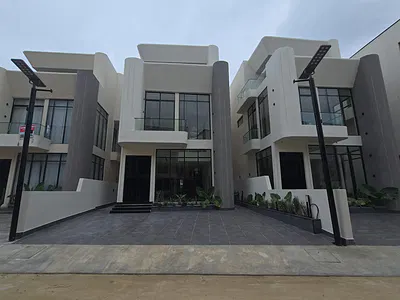 5 Bedroom Spacious Fully Detached Duplex — Lekki, Lagos