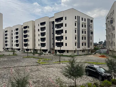 1 / 2 Bedroom Apartment — Surulere, Lagos