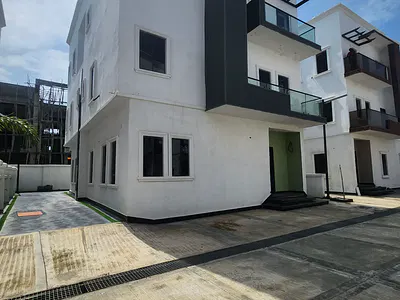 Luxury Brand New 5 Bedroom Fully Detached Duplex with BQ — Jahi Gilmore (Fully Tarred Rd, Jahi, Abuja
