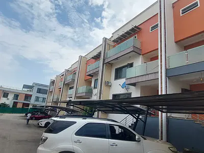 Seeviced 4 Bedeoom Terraced Duolex with BQ — Gwarinpa, Abuja
