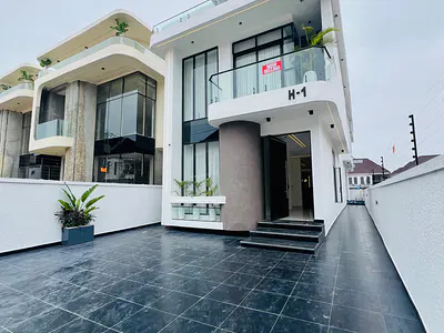 5 Bedroom Fully Detached Duplex with BQ & Swimming Pool — Lekki, Lagos