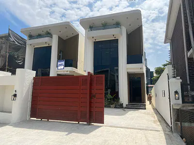 5 Bedroom Detached Duplex with Swimming Pool — Lekki, Lagos