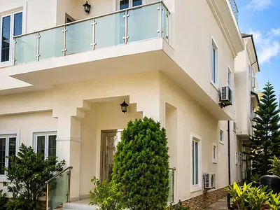 6 Bedroom Detached Residence — Off Jeremiah Ugwu Street, Lekki Phase 1, Lekki, Lagos
