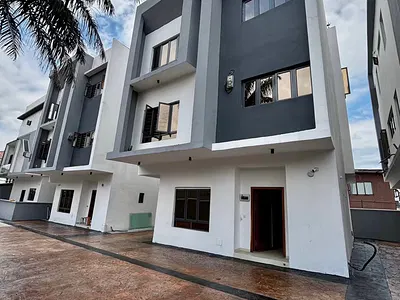 5 Bedroom Detached Duplex with BQ — Surulere, Lagos