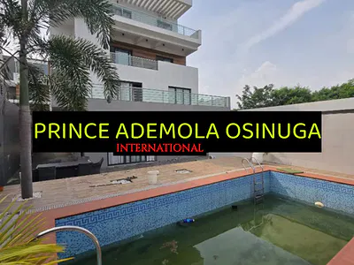 Fully Detached 6 Bedroom House with Pool on Large Plot of Land — Ikoyi, Lagos