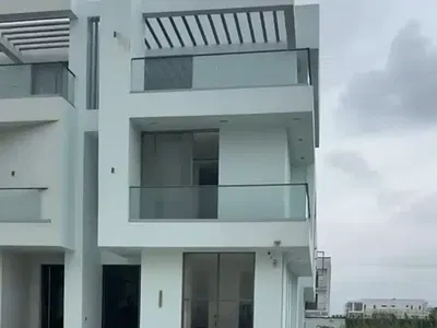Highly Automated 5 Bedroom House with 2 BQS, Pool, Cinema Etc — Lekki, Lagos