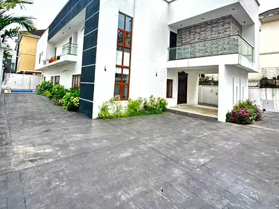 6 Bedroom Fully Detached House — Ikeja, Lagos