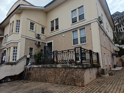Well Renovated 3 Bedroom Block of Flat with a Room BQ — Maitama District Abuja Diplomatic Zone, Maitama District, Abuja