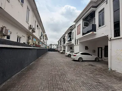 Luxury 4 Bedroom Luxury Terraced Duplex with Excellent Facility — Lekki, Lagos