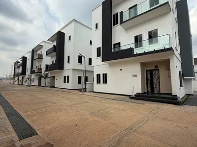 5 Bedroom Detached Duplex with BQ — Jahi, Abuja