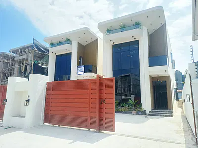 5 Bedroom Detached Duplex with Swimming Pool — Lekki, Lagos