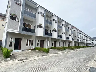 Lovely 4 Bedrooms Terraced Duplex on 2 Floors with Swimming Pool, BQ — Ikate, Lekki, Lagos