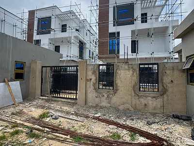 6 Bedroom Fully Detached Duplex — Surulere, Lagos