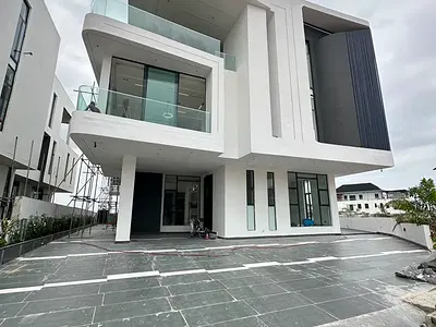 Luxury 6 Bedroom Duplex with BQ, Swimming Pool, Cinema, Gym, Elevator — Lekki, Lagos