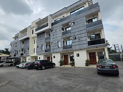 Luxury 4 Bedroom Penthouse Apartment with Elevator — Ikeja GRA, Ikeja, Lagos